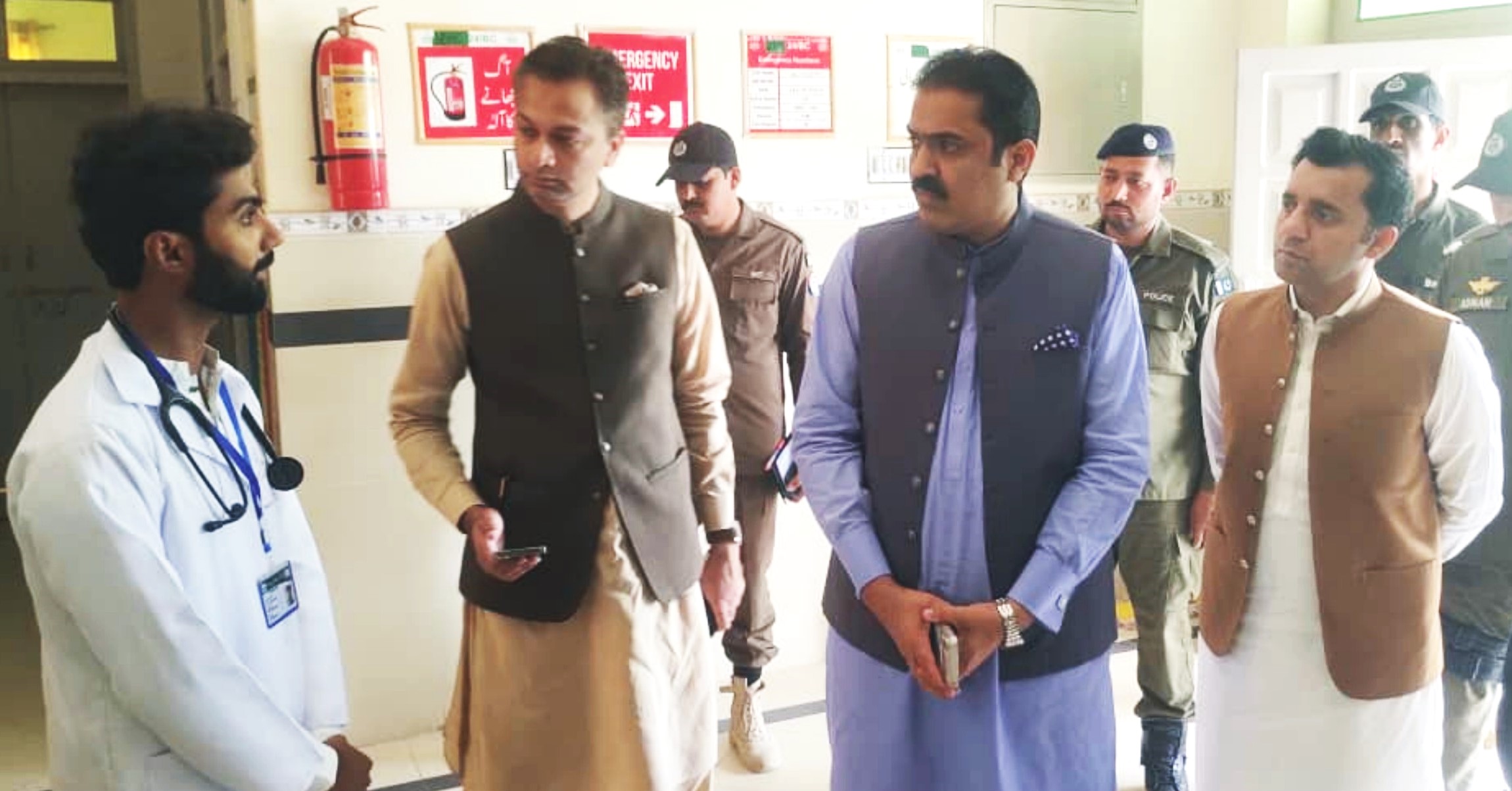 کمشنر  عرفان علی کاٹھیاکا مریم نواز ہیلتھ کلینک کا اچانک دورہ