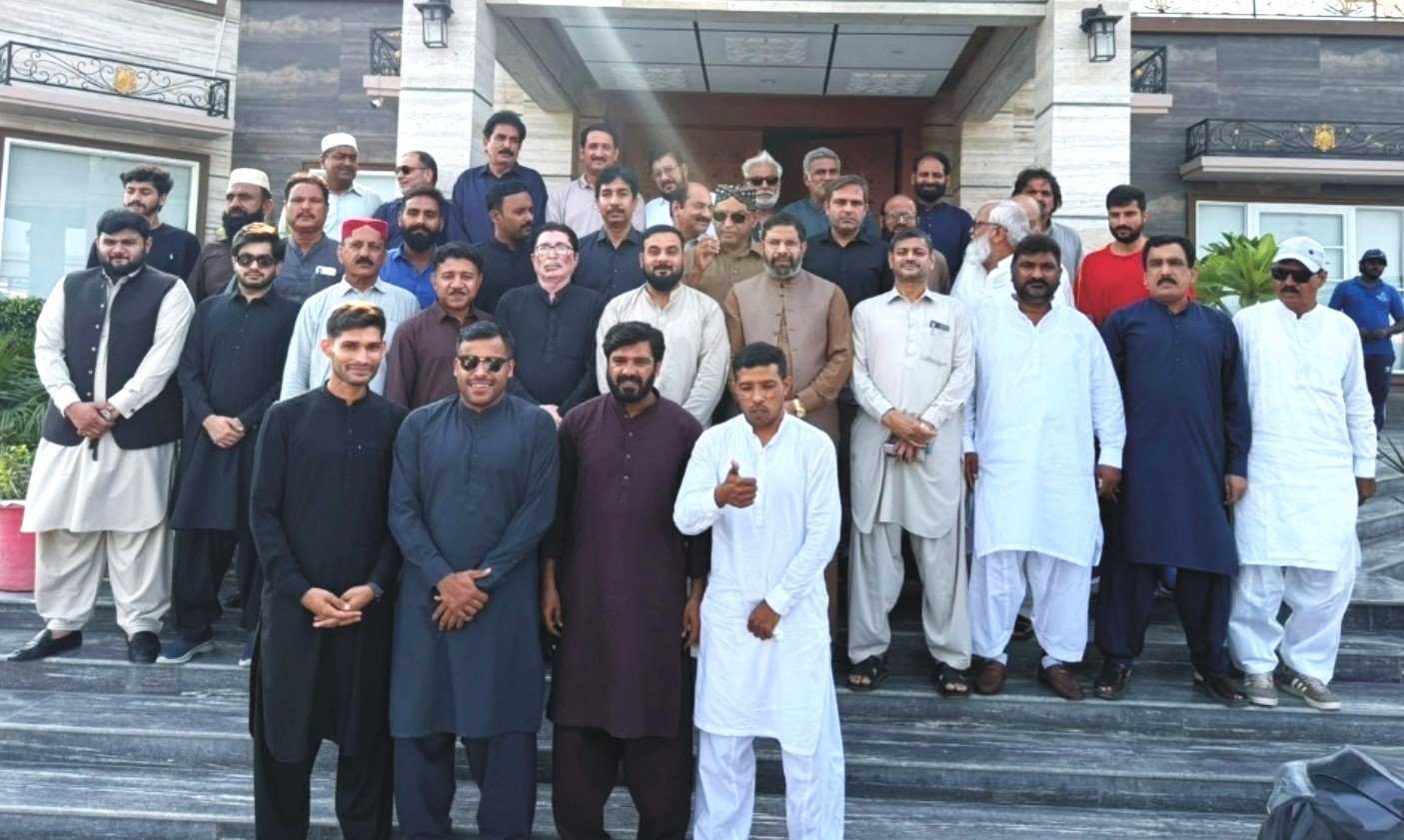 پاکستان فٹبال فیڈریشن پنجاب کے نائب صدر عمیر خالد کی فٹبال کلبزاورجنوبی پنجاب کے عہدیداران کے اعزازمیں تقریب